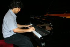 Concertos de piano no Theatro Circo